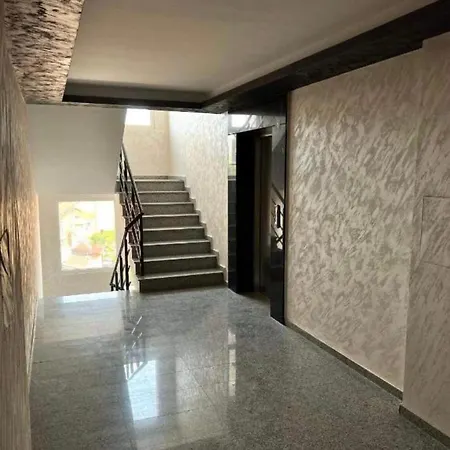 Ultra Lux Free Underground Secure Parking 아파트 파자르지크