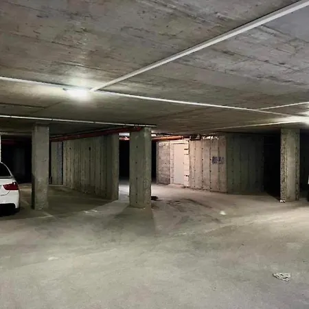 아파트 Ultra Lux Free Underground Secure Parking 파자르지크